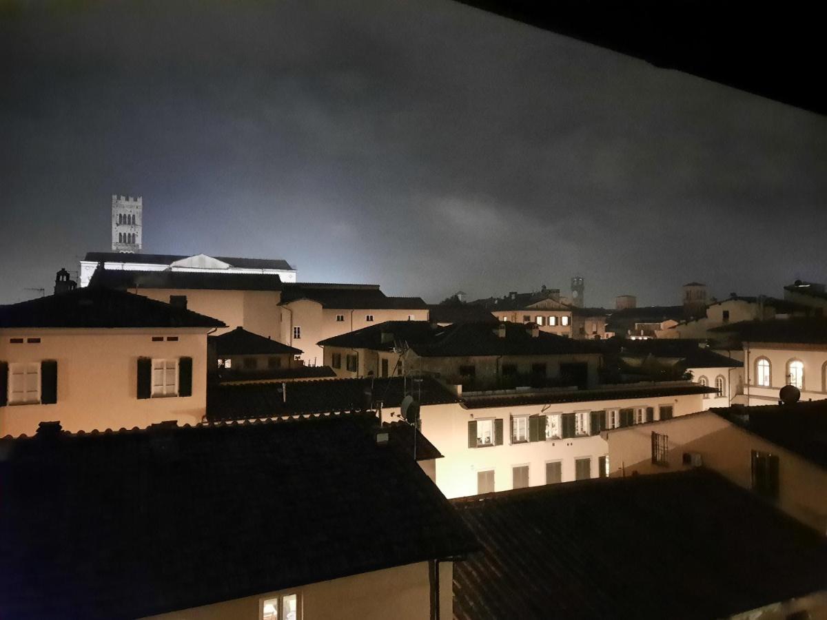 Апартаменти La Terrazza Fra Le Torri Лукка Екстер'єр фото