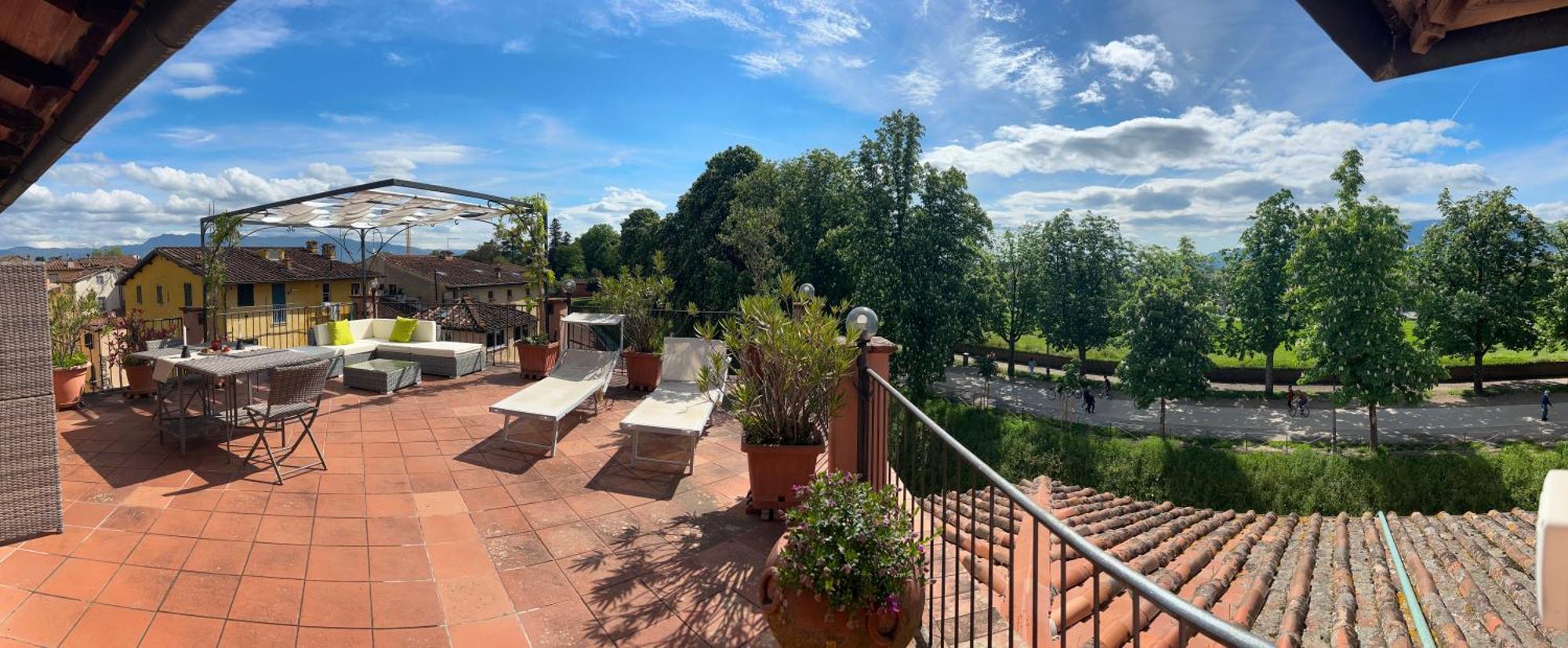 Апартаменти La Terrazza Fra Le Torri Лукка Екстер'єр фото