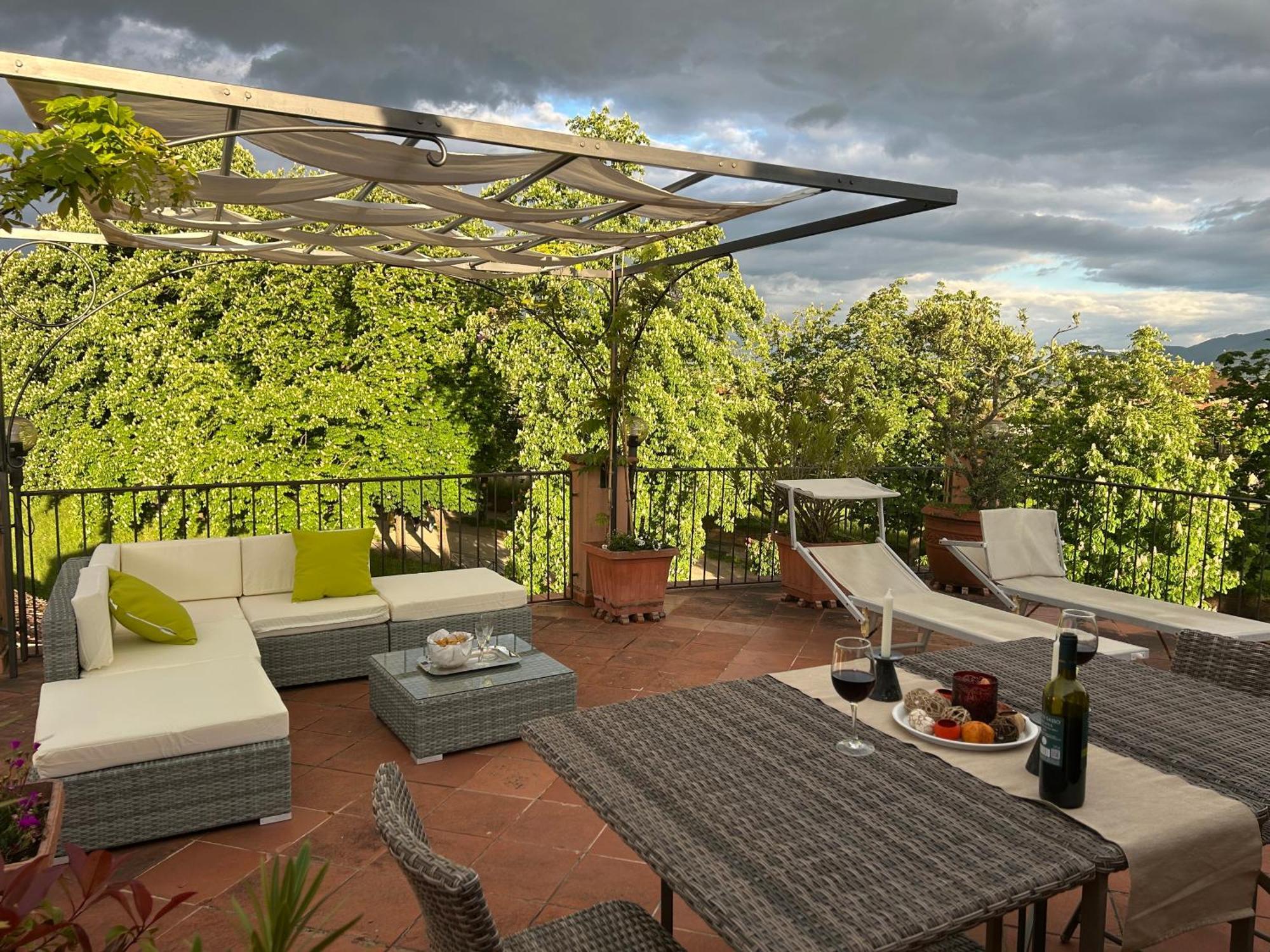 Апартаменти La Terrazza Fra Le Torri Лукка Екстер'єр фото