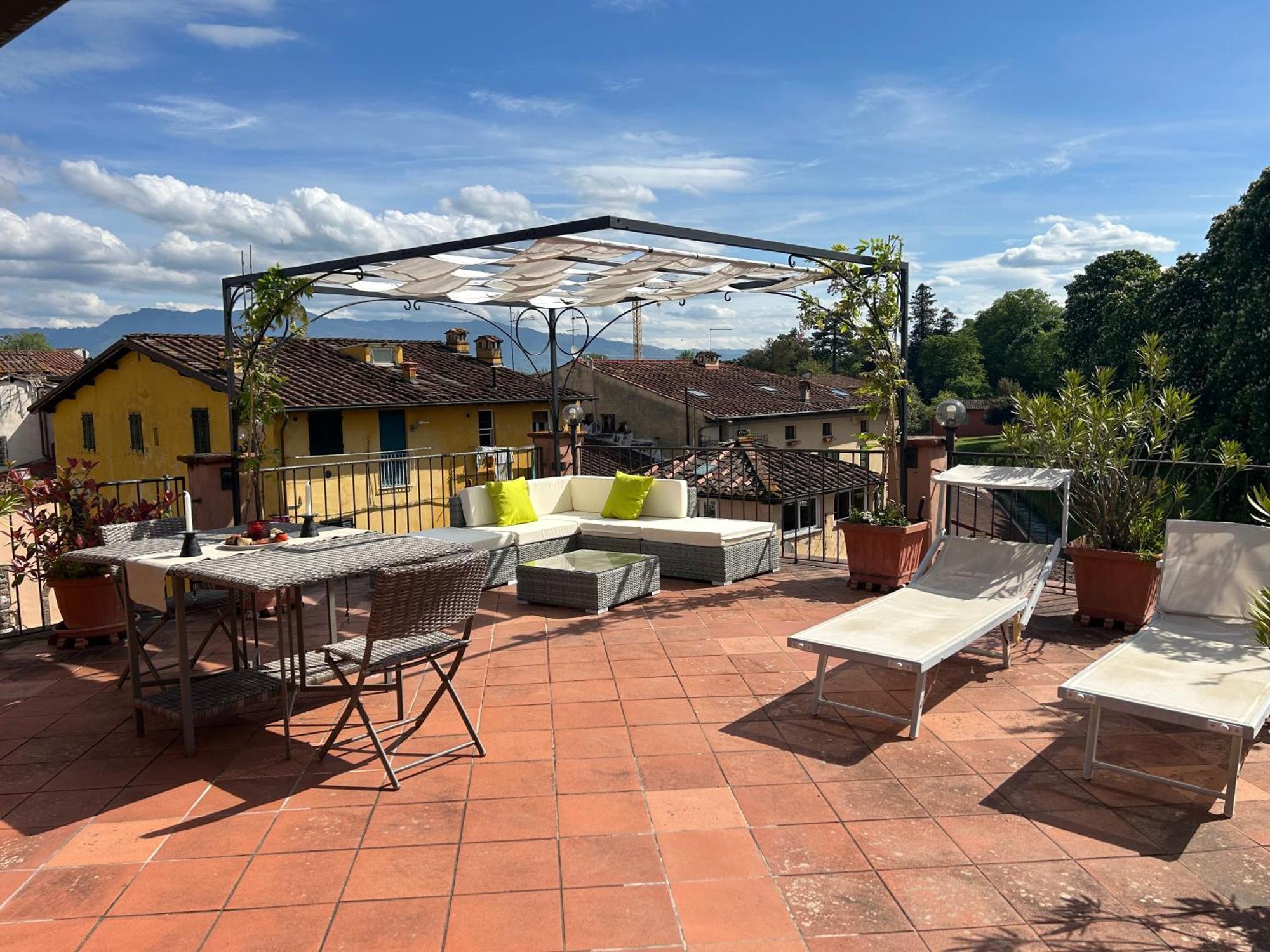 Апартаменти La Terrazza Fra Le Torri Лукка Екстер'єр фото