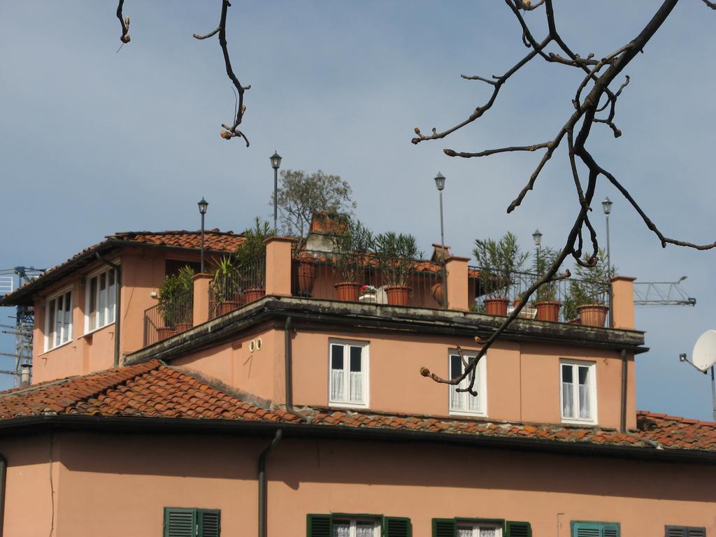 Апартаменти La Terrazza Fra Le Torri Лукка Екстер'єр фото